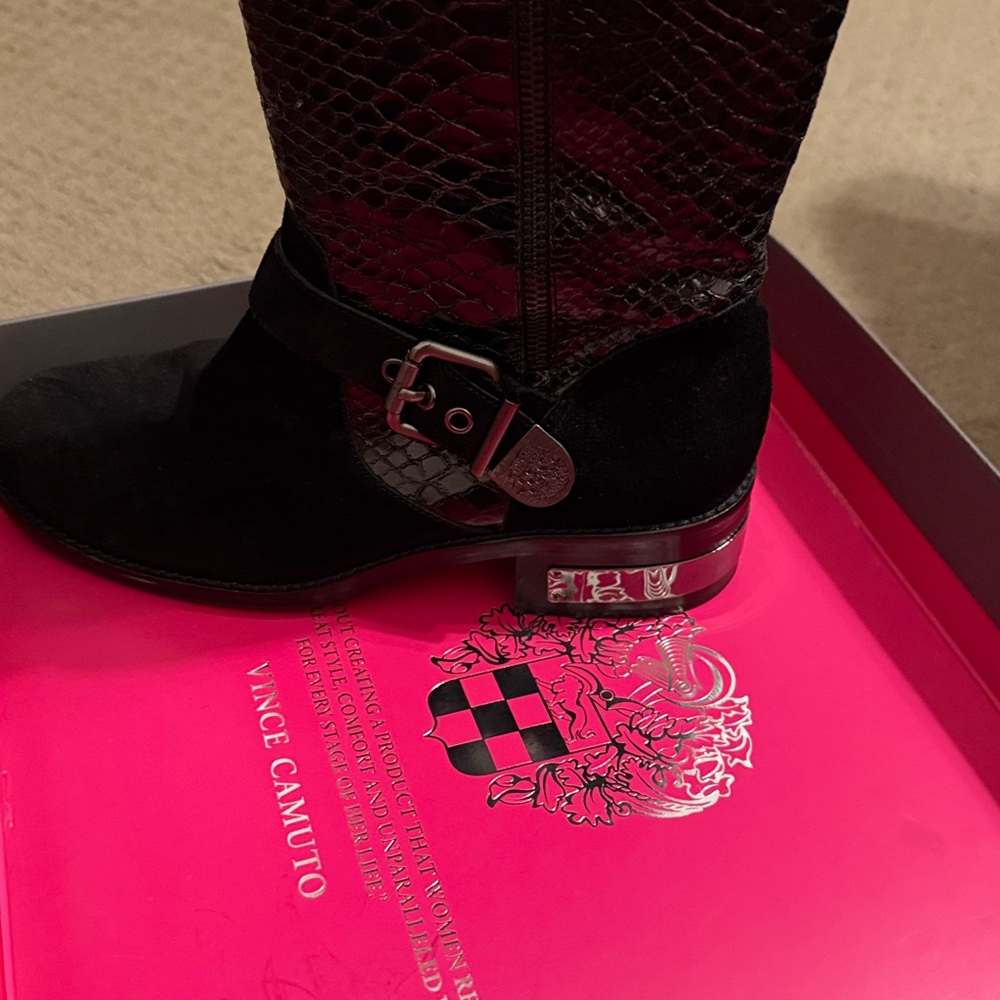 Vince Camuto Black and Textured Women's Heeled Boots